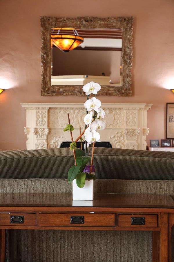 Carmel 3*
